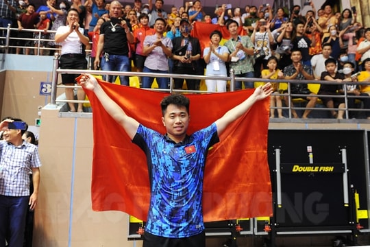 [Photos] [Video] Player Nguyen Duc Tuan wins gold for Vietnamese table tennis at SEA Games 31